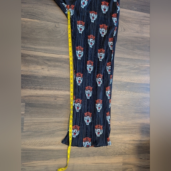 Dressed In Lala Plisse Tiger Pants - Picture 10 of 12